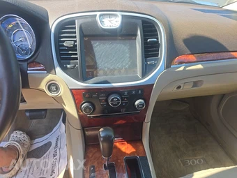 2011 Chrysler 300C - miniatura 11
