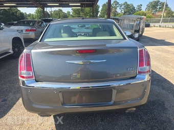 2011 Chrysler 300C - miniatura 5