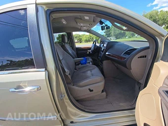 2011 Chrysler Town & Country Limited 121.2" WB - miniatura 19