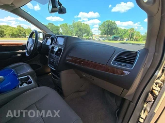 2011 Chrysler Town & Country Limited 121.2" WB - miniatura 20