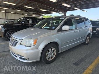 2011 Chrysler Town & Country Touring 121.2" WB