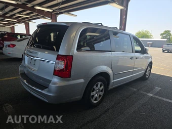 2011 Chrysler Town & Country Touring 121.2" WB - miniatura 4