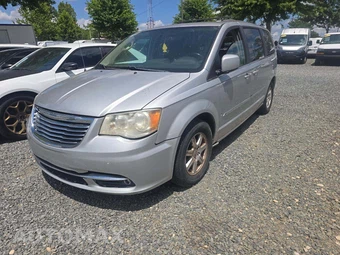 2011 Chrysler Town & Country Touring 121.2" WB — samochód z USA z aukcji Manheim, oferta Kup Teraz w AUTOMAX
