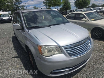 2011 Chrysler Town & Country Touring 121.2" WB – miniatura 4