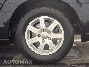 2011 Chrysler Town & Country Touring 121.2" WB - miniatura 12
