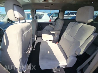 2011 Chrysler Town & Country Touring 121.2" WB - miniatura 19