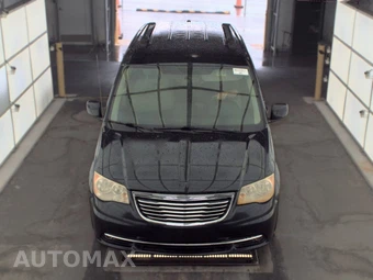 2011 Chrysler Town & Country Touring 121.2" WB - miniatura 2