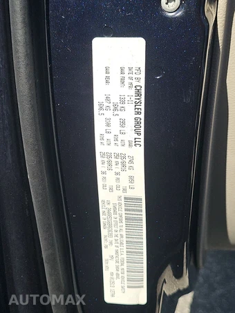 2011 Chrysler Town & Country Touring 121.2" WB - miniatura 22