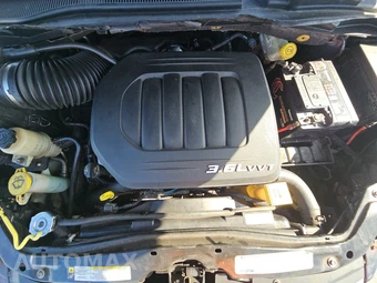 2011 Chrysler Town & Country Touring 121.2" WB - miniatura 23