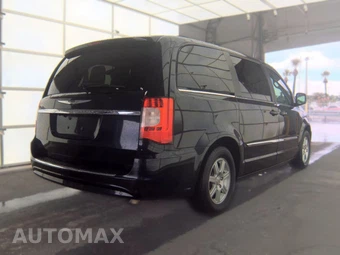 2011 Chrysler Town & Country Touring 121.2" WB - miniatura 5