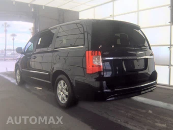 2011 Chrysler Town & Country Touring 121.2" WB - miniatura 8