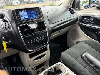 2011 Chrysler Town & Country Touring 121.2" WB - miniatura 100