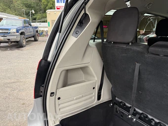 2011 Chrysler Town & Country Touring 121.2" WB - miniatura 125
