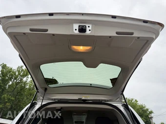 2011 Chrysler Town & Country Touring 121.2" WB - miniatura 128