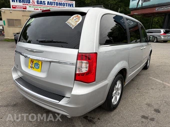2011 Chrysler Town & Country Touring 121.2" WB - miniatura 129