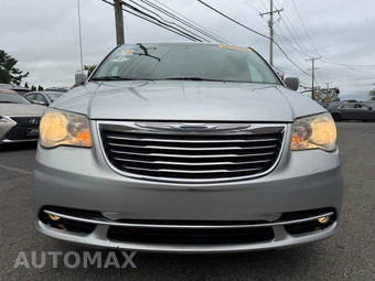2011 Chrysler Town & Country Touring 121.2" WB - miniatura 134