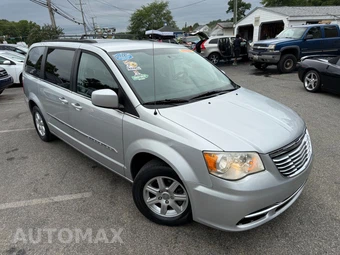 2011 Chrysler Town & Country Touring 121.2" WB - miniatura 15