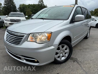 2011 Chrysler Town & Country Touring 121.2" WB - miniatura 4