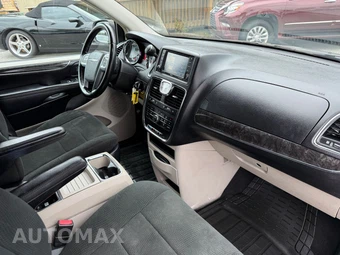 2011 Chrysler Town & Country Touring 121.2" WB - miniatura 45