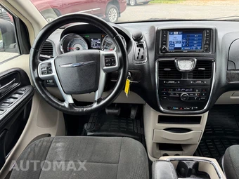 2011 Chrysler Town & Country Touring 121.2" WB - miniatura 59