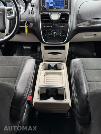 2011 Chrysler Town & Country Touring 121.2" WB - miniatura 65