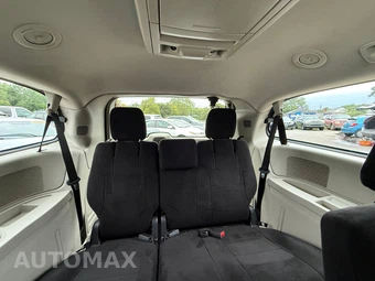 2011 Chrysler Town & Country Touring 121.2" WB - miniatura 71