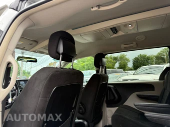 2011 Chrysler Town & Country Touring 121.2" WB - miniatura 76