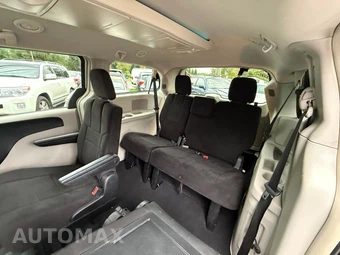 2011 Chrysler Town & Country Touring 121.2" WB - miniatura 78