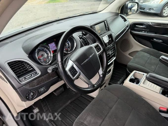 2011 Chrysler Town & Country Touring 121.2" WB - miniatura 83