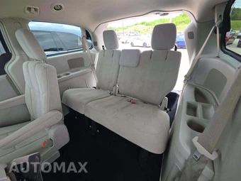 2011 Chrysler Town & Country Touring 121.2" WB - miniatura 14