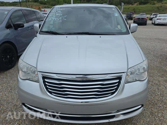2011 Chrysler Town & Country Touring 121.2" WB - miniatura 23