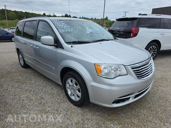 2011 Chrysler Town & Country Touring 121.2" WB - miniatura 4