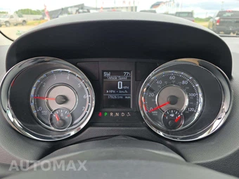2011 Chrysler Town & Country Touring 121.2" WB - miniatura 9