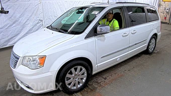 2011 Chrysler Town & Country Touring L 121.2" WB