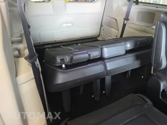 2011 Chrysler Town & Country Touring L 121.2" WB - miniatura 14
