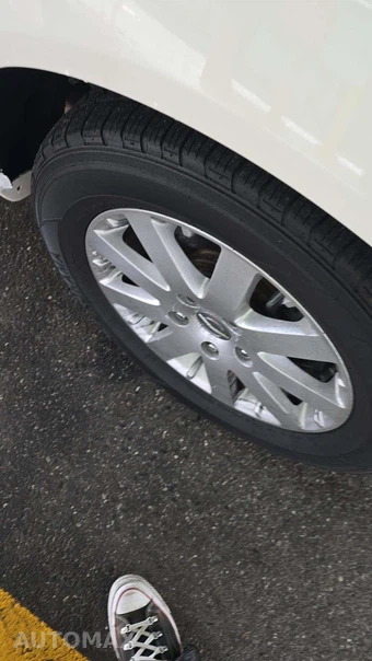 2011 Chrysler Town & Country Touring L 121.2" WB - miniatura 42