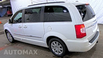 2011 Chrysler Town & Country Touring L 121.2" WB - miniatura 6