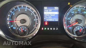 2011 Chrysler Town & Country Touring L 121.2" WB – miniatura 18