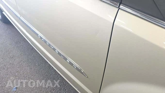 2011 Chrysler Town & Country Touring L 121.2" WB – miniatura 23