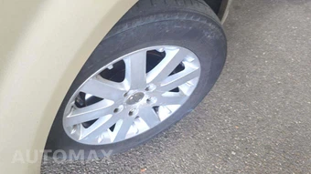 2011 Chrysler Town & Country Touring L 121.2" WB – miniatura 27