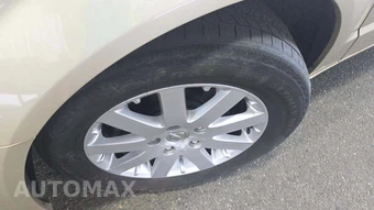2011 Chrysler Town & Country Touring L 121.2" WB – miniatura 36