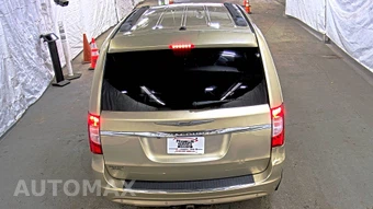 2011 Chrysler Town & Country Touring L 121.2" WB – miniatura 5