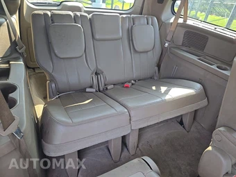 2011 Chrysler Town & Country Touring L 121.2" WB - miniatura 14