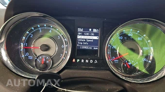 2011 Chrysler Town & Country Touring L 121.2" WB - miniatura 19