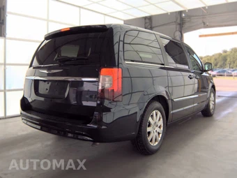 2011 Chrysler Town & Country Touring L 121.2" WB - miniatura 4