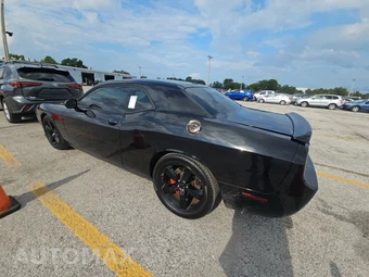 2011 Dodge Challenger SRT8 - miniatura 6