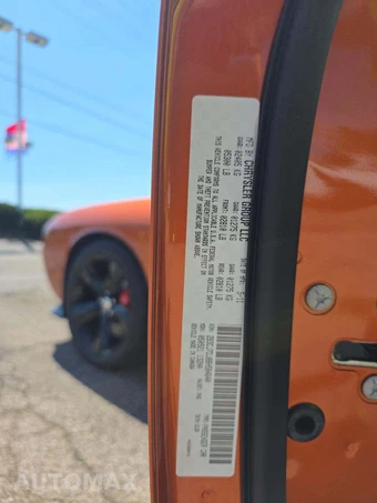 2011 Dodge Challenger SRT8 - miniatura 5