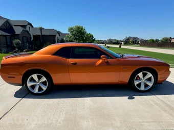 2011 Dodge Challenger SRT8 - miniatura 4