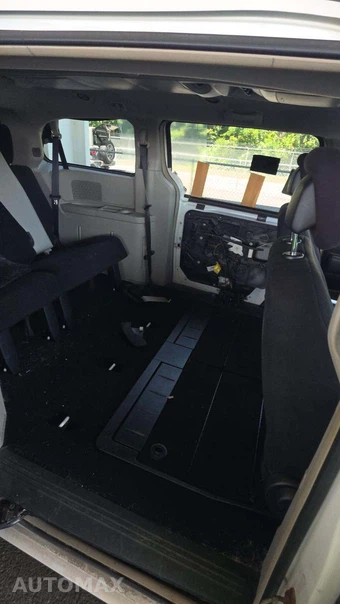 2011 Dodge Grand Caravan Crew Minivan 121.2" WB – miniatura 34