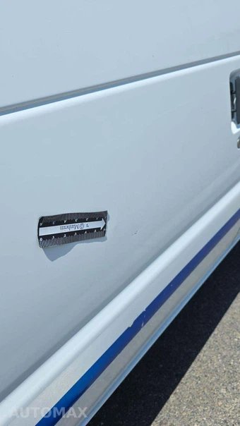 2011 Ford E-250 Commercial Cargo Van 138.0" WB - miniatura 24